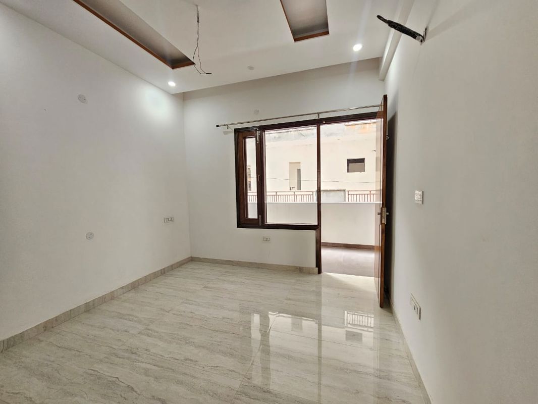 3 BHK + Pooja Room,Servant Room,Extra Room Apartment For Rent in Sector 10A