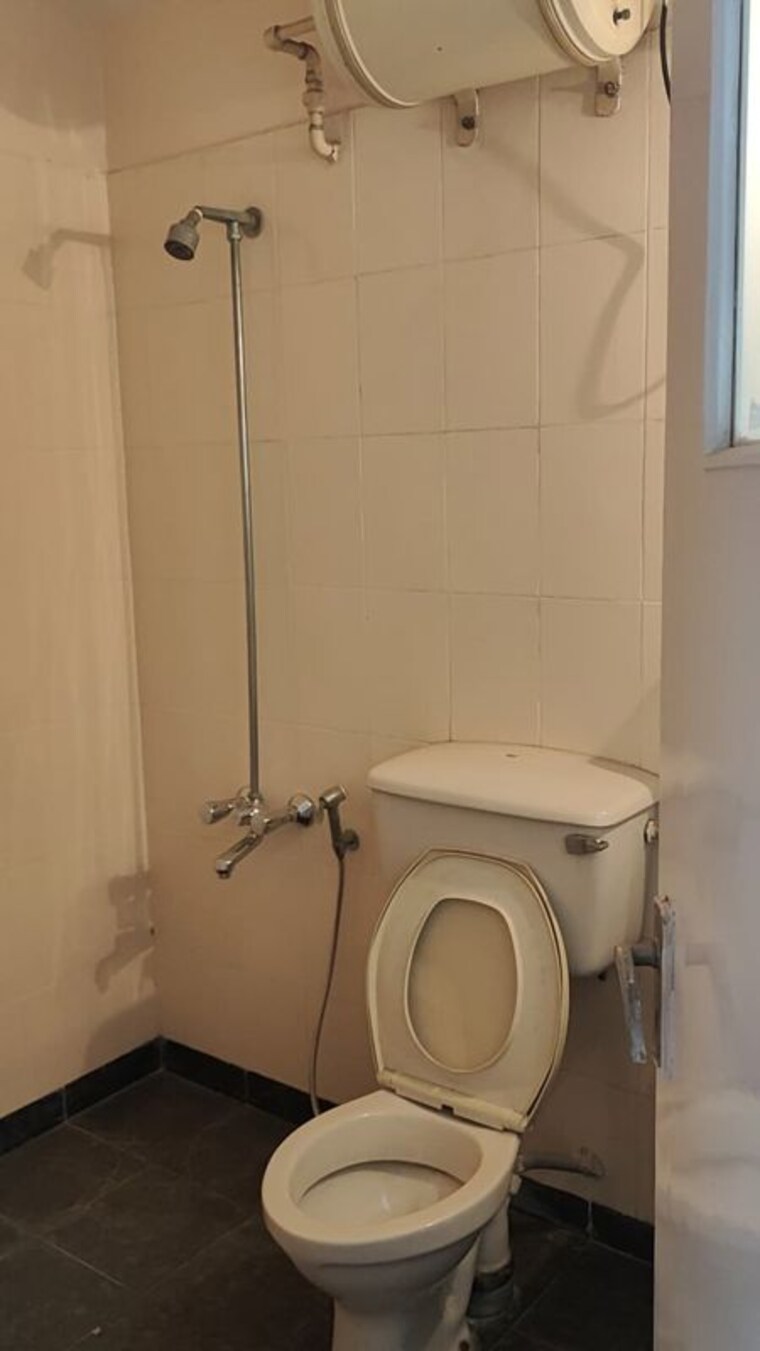 Bathroom, jain-eisha-pearl 3 Bedroom 1650 Sq.Ft. Apartment In Kondhwa Pune 10363939