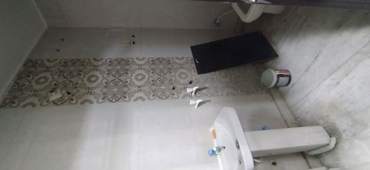 Bathroom, vipin garden 2 Bedroom 60 Sq.Yd. Builder Floor In Vipin Garden Delhi 10363980