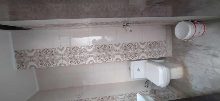 Bathroom, vipin garden 2 Bedroom 60 Sq.Yd. Builder Floor In Vipin Garden Delhi 10363980
