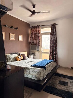 Living Room in 3 BHK Apartment at Hamlin Apartment, Sector 43 – for Rent