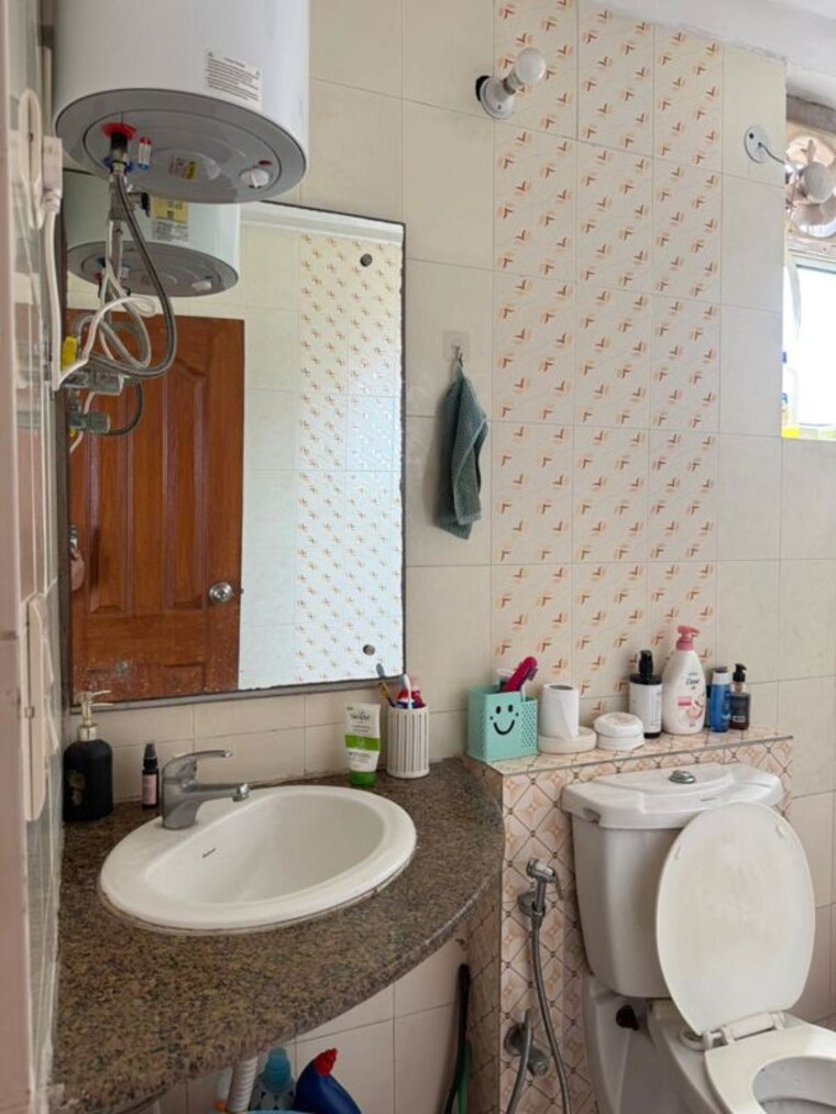 Bathroom, hamlin-apartment 3 Bedroom 1750 Sq.Ft. Apartment In Sector 43 Gurgaon 10364005