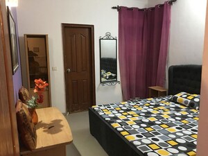 Bedroom in 3 BHK Apartment at Hamlin Apartment, Sector 43 – for Rent