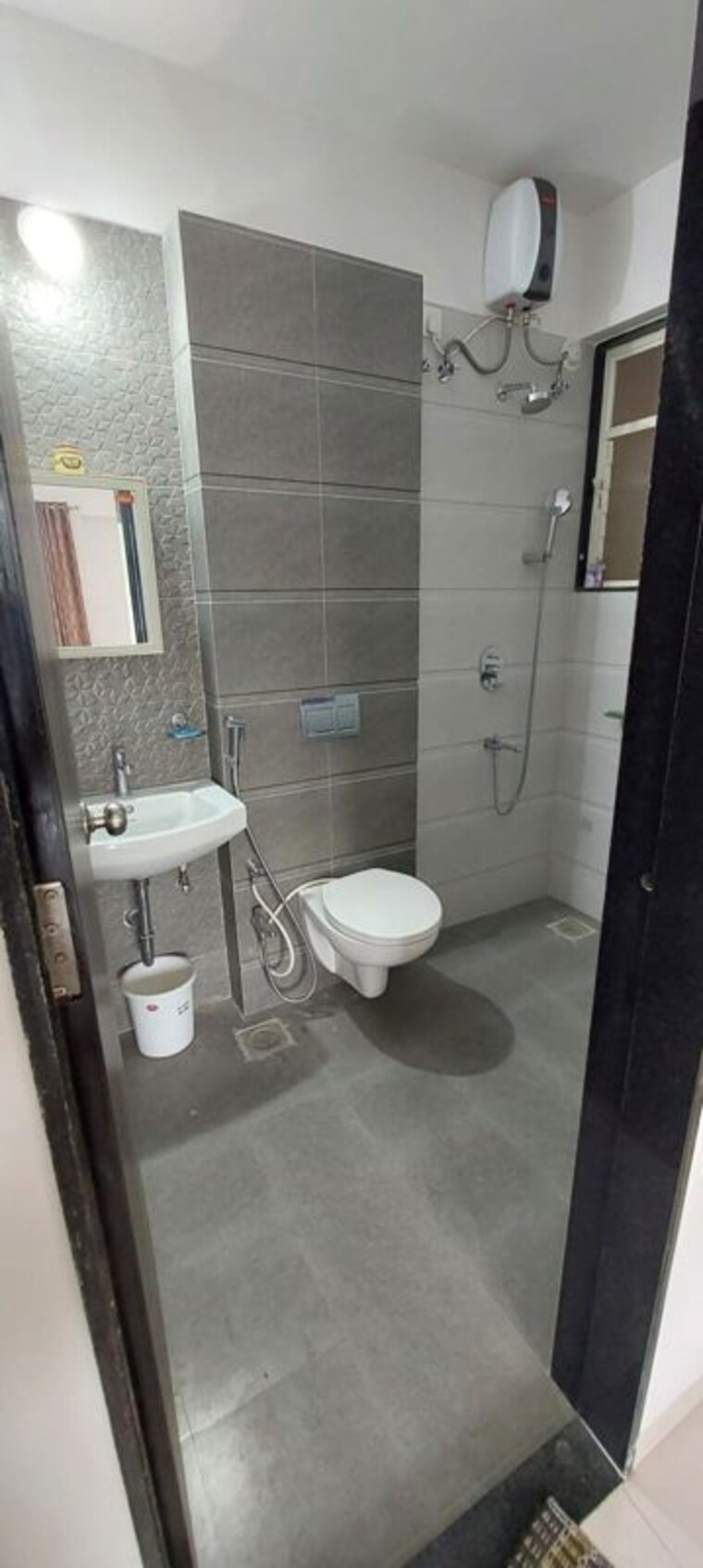 Washroom, ravetkar-sukhniwas 2.5 Bedroom 948 Sq.Ft. Apartment In Senapati Bapat Road Pune 10363997