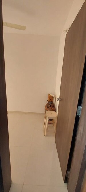 Furnished Amenities in 2.5 BHK Apartment at Ravetkar Sukhniwas, Senapati Bapat Road – for Rent