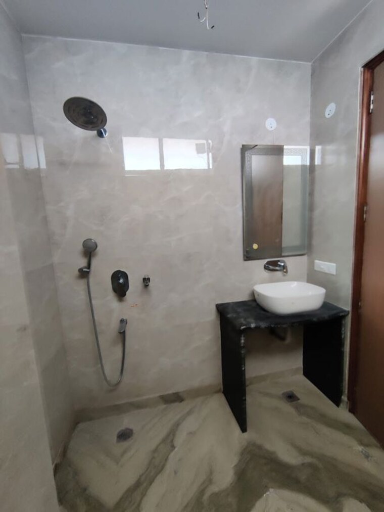 Bathroom, south city 1 2 Bedroom 500 Sq.Yd. Builder Floor In South City 1 Gurgaon 10364010