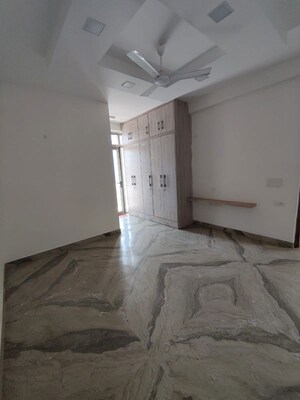 Room in 2 BHK Builder Floor at South City 1 – for Rent