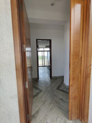 Room in 2 BHK Builder Floor at South City 1 – for Rent