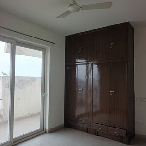 Room in 3.5 BHK Apartment at Puri Pranayam, Sector 82 – for Rent