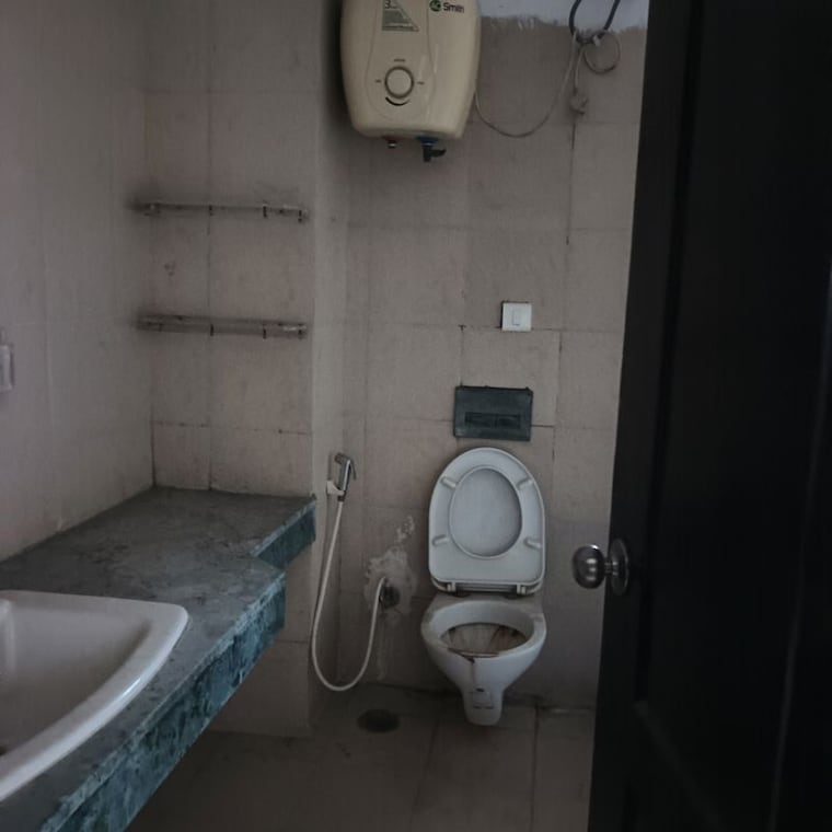 Bathroom, puri-pranayam 3.5 Bedroom 2184 Sq.Ft. Apartment In Sector 82 Faridabad 10364014