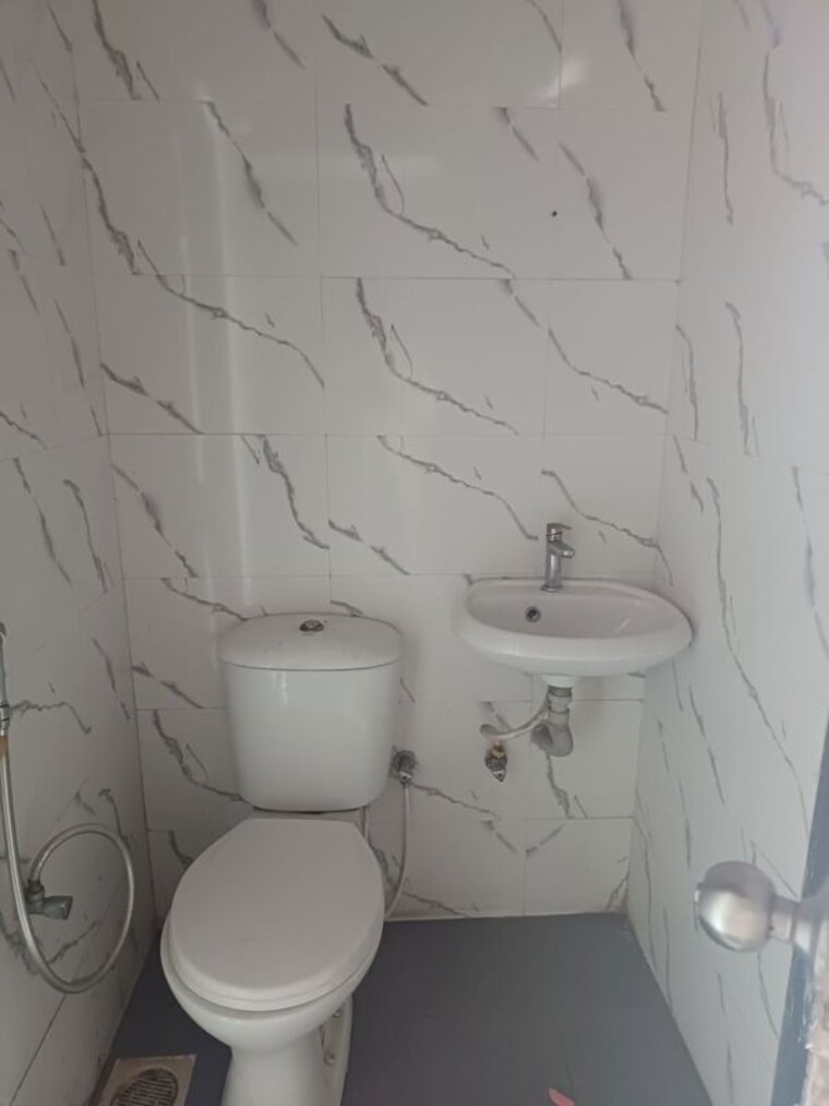 Bathroom, meenar-ammar-meadows-phase-2 2 Bedroom 980 Sq.Ft. Apartment In Shilphata Thane 10364019