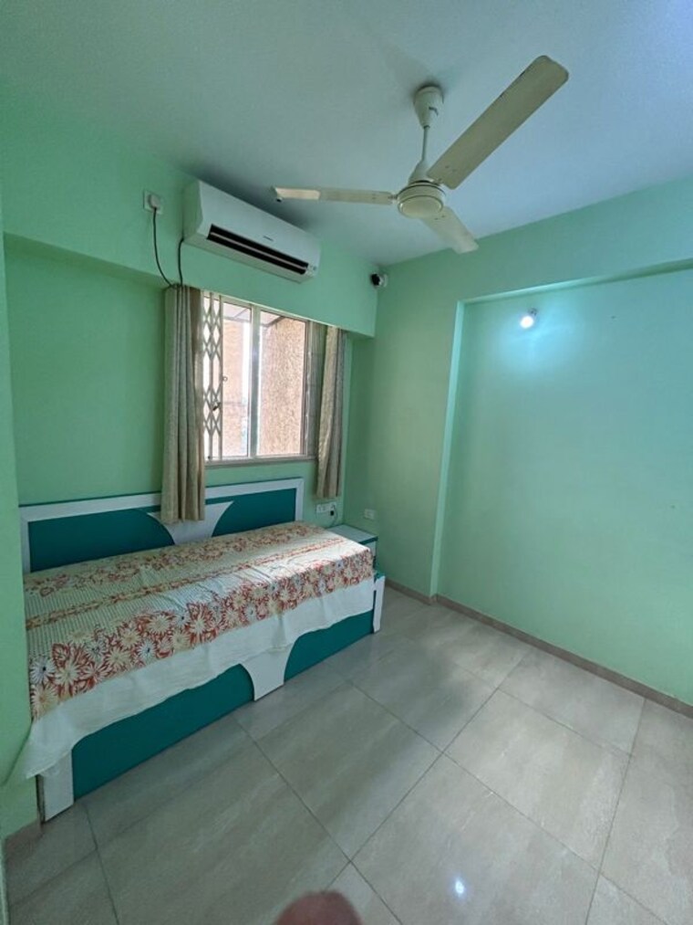Bedroom, hiranandani-estate 2.5 Bedroom 900 Sq.Ft. Apartment In Ghodbunder Road Thane 10364039