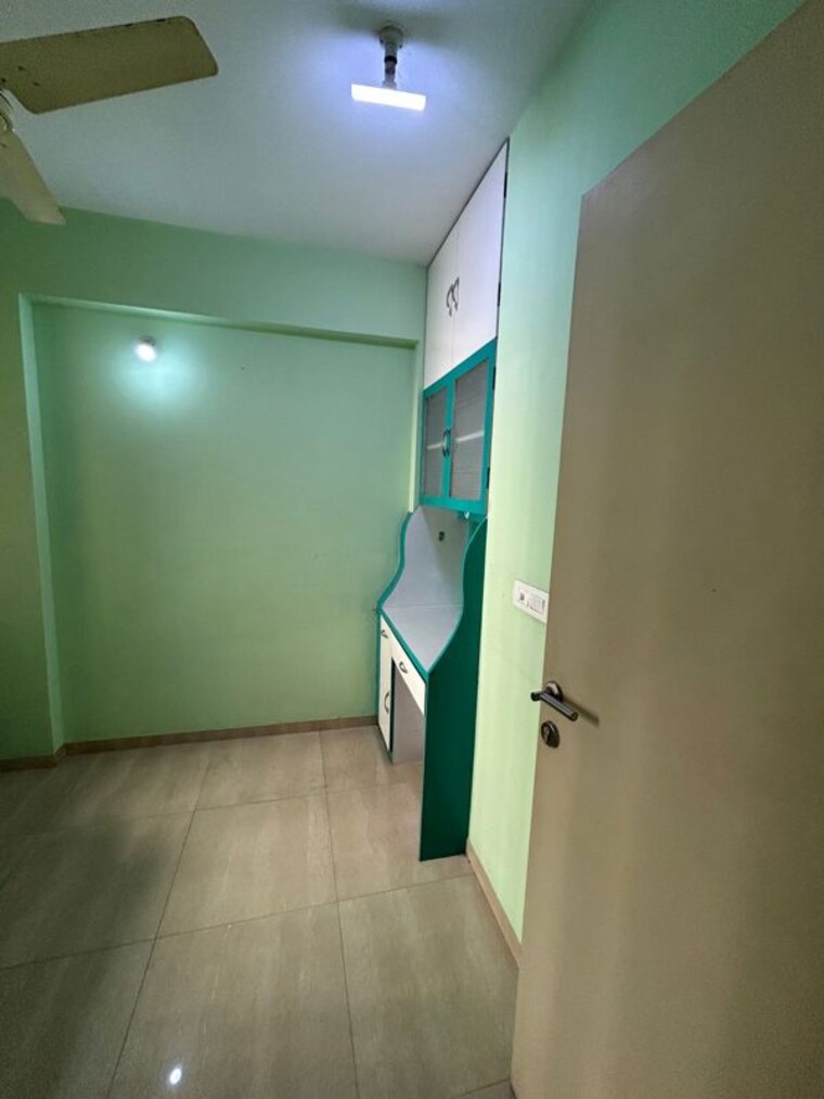 Bathroom, hiranandani-estate 2.5 Bedroom 900 Sq.Ft. Apartment In Ghodbunder Road Thane 10364039