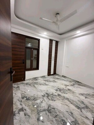 Room in 1 BHK Apartment at Chattarpur – for Rent