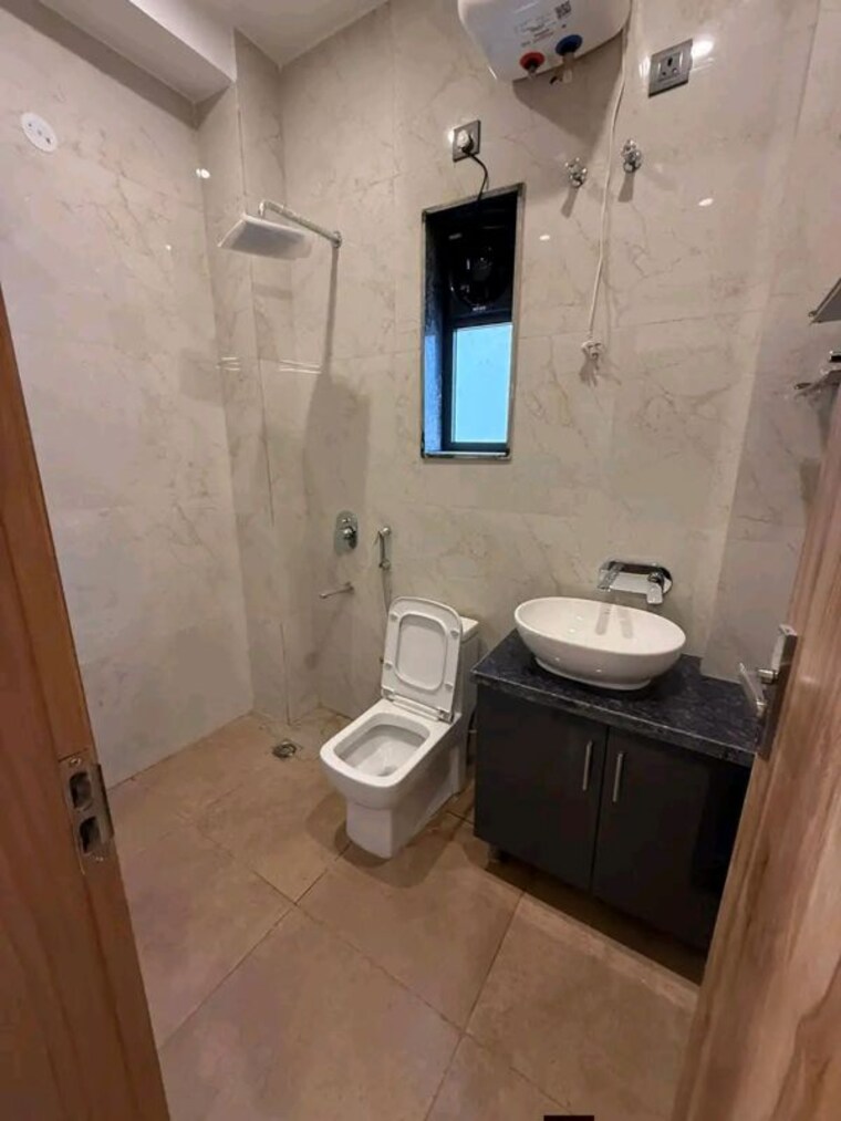 Bathroom, chattarpur 2 Bedroom 1000 Sq.Ft. Builder Floor In Chattarpur Delhi 10364042