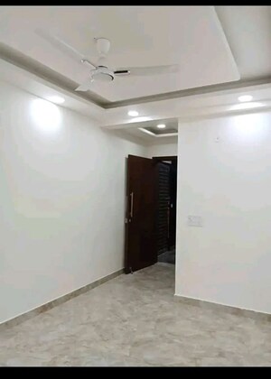 Room in 3 BHK Apartment at Chattarpur – for Rent