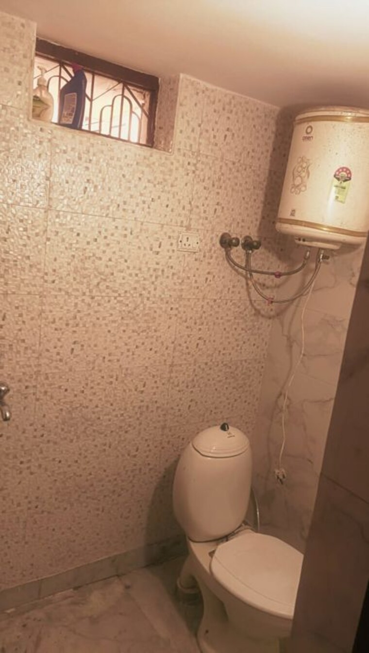 Bathroom, ansal-plaza-gurgaon 1 RK 650 Sq.Ft. Builder Floor In Palam Vihar Gurgaon 10364065