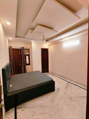 Bedroom in 2 BHK Builder Floor at Sector 46 – for Rent