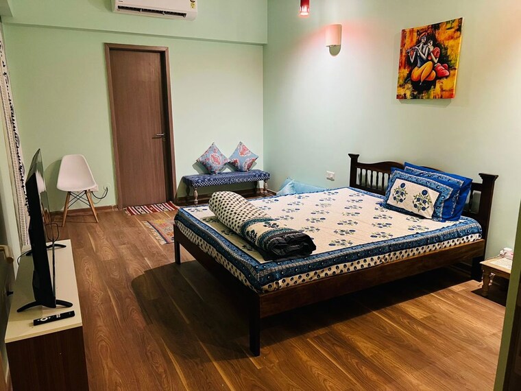 Bedroom, emaar-palm-hills 3 Bedroom 2000 Sq.Ft. Apartment In Sector 77 Gurgaon 10364080