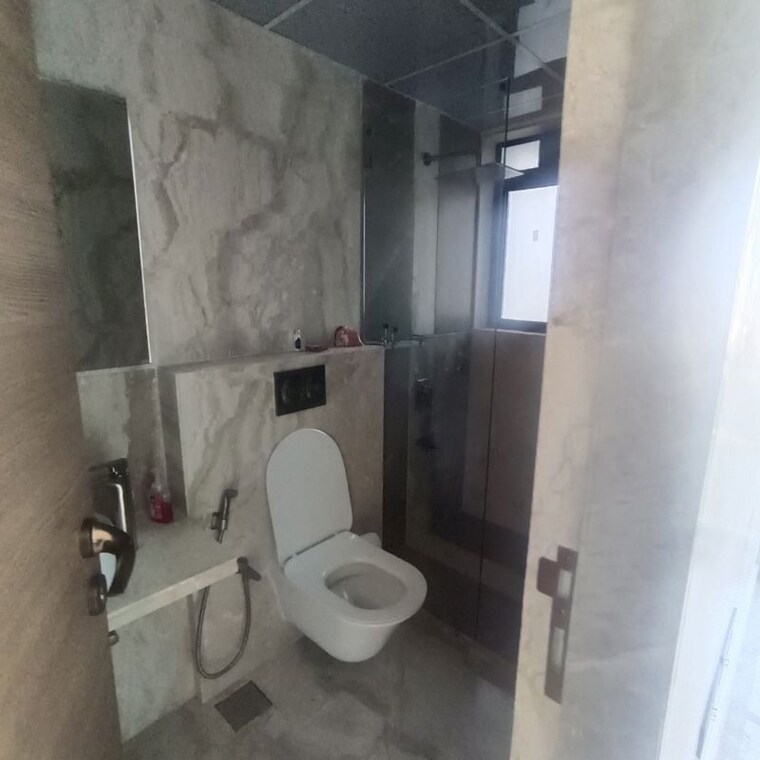 Bathroom, gurukrupa-vyom 3 Bedroom 1400 Sq.Ft. Apartment In Juhu Mumbai 10364083