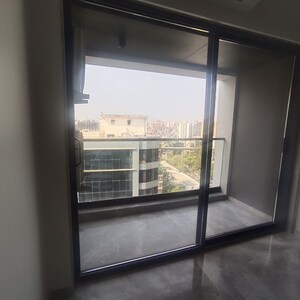 Room in 3 BHK Apartment at Gurukrupa Vyom, Juhu – for Rent
