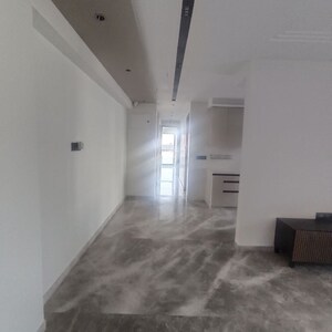 Room in 3 BHK Apartment at Gurukrupa Vyom, Juhu – for Rent