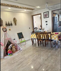 4 BHK + Pooja Room,Servant Room,Study Room,Extra Room,Basement,Store Room Apartment For Sale in BPTP Park Grandeura