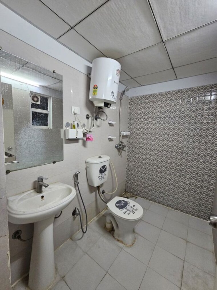 Bathroom, gaur-city-2-14th-avenue 2 Bedroom 1000 Sq.Ft. Apartment In Sector 16c Greater Noida Greater Noida 10364121