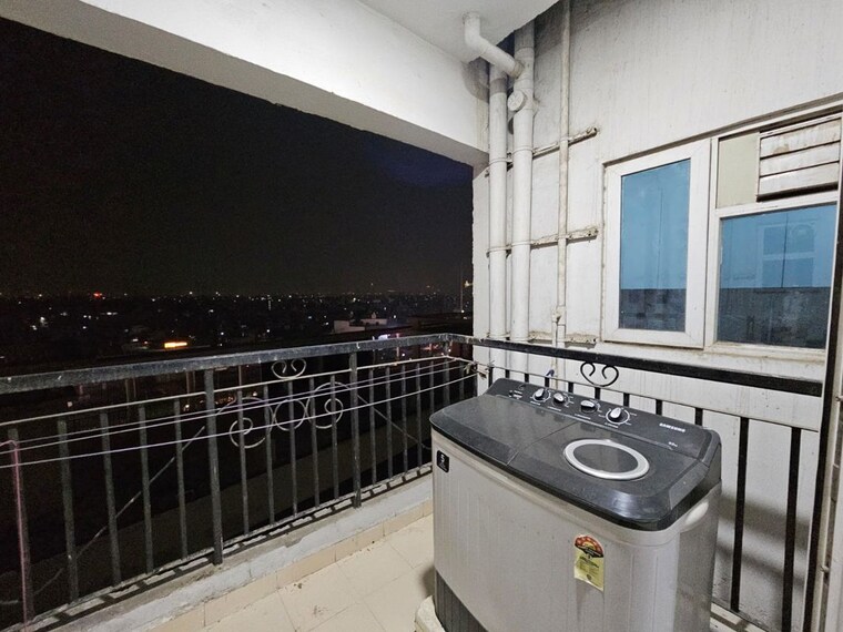 Balcony, gaur-city-2-14th-avenue 2 Bedroom 1000 Sq.Ft. Apartment In Sector 16c Greater Noida Greater Noida 10364121