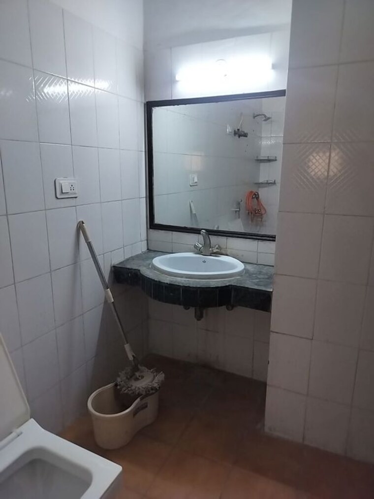 Bathroom, omaxe-nri-city-apartments 3 Bedroom 1750 Sq.Ft. Apartment In Omega Ii Greater Noida Greater Noida 10364124