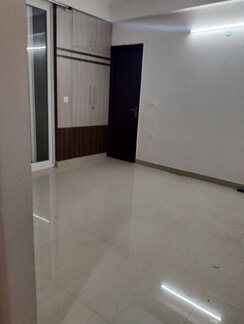 3 BHK Apartment For Rent in Amrapali Kingswood