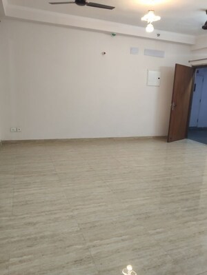 Room in 3 BHK Apartment at Amrapali Kingswood, Sector 4 Greater Noida – for Rent