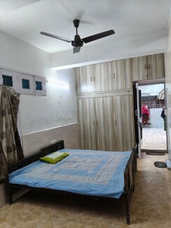 1 BHK Independent House For Rent in Sector 27