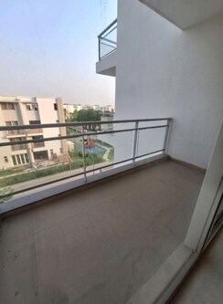 3 BHK + Servant Room Apartment For Rent in Godrej Golf Links Evoke