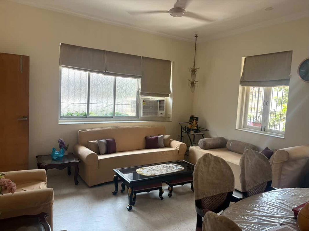 2 BHK + Store Room Apartment For Rent in Apollo Bunder
