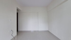 Room in 2 BHK Apartment at Om New Aashirwad CHS, Malad West – for Rent