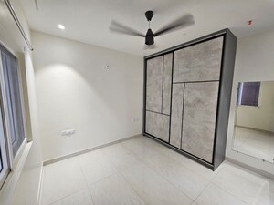 Room in 3 BHK Apartment at Prestige Beverly Hills, Kokapet – for Rent