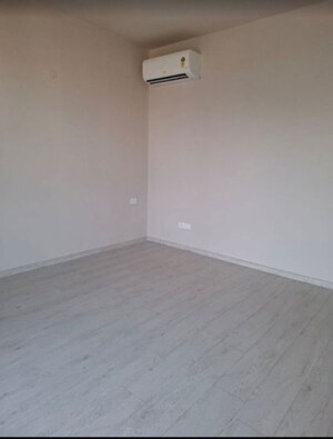 Room in 3 BHK Apartment at Emaar Gurgaon Greens, Sector 102 – for Rent