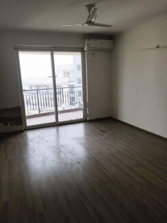 2.5 BHK + Basement Apartment For Rent in Smart World Orchard