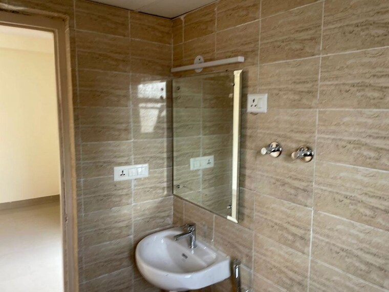 Bathroom, logix-blossom-zest 2 Bedroom 494 Sq.Ft. Apartment In Sector 143 Noida 10364230