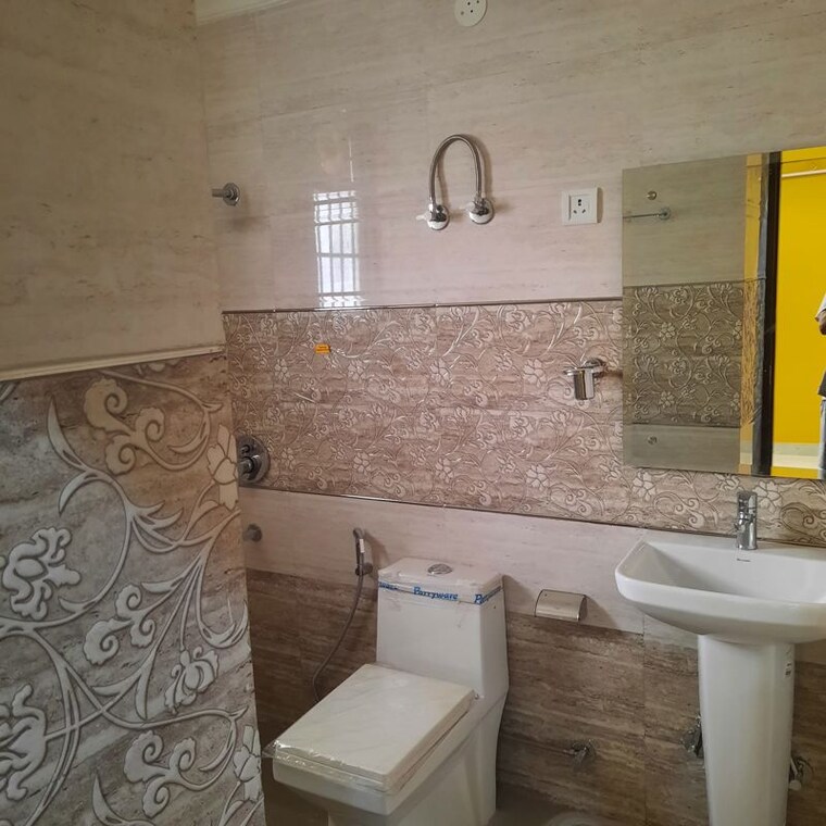 Bathroom, ireo-the-grand-arch 3 Bedroom 3050 Sq.Ft. Apartment In Sector 58 Gurgaon 10364225