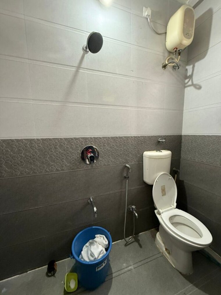 Bathroom, kamgar putala vasahat 1 Bedroom 580 Sq.Ft. Builder Floor In Kamgar Putala Vasahat Pune 10364226