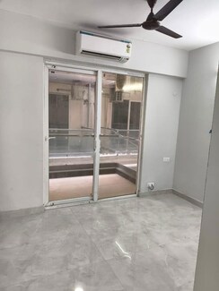 2 BHK + Store Room Apartment For Rent in Signature Global City