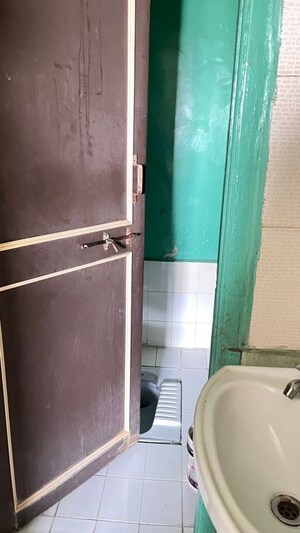 Furnished Amenities in 2 BHK Apartment at Mansi Maniratna Complex, Walvekar Nagar – for Rent