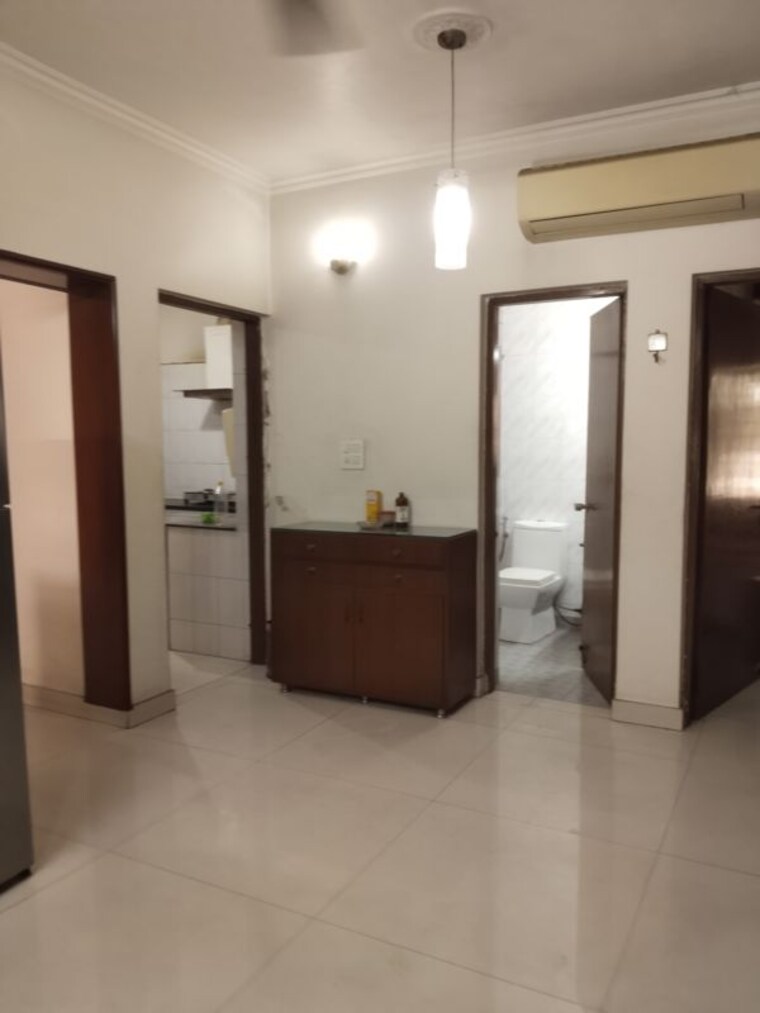Room, sarita vihar 2.5 Bedroom 1450 Sq.Ft. Builder Floor In Sarita Vihar Delhi 10364312