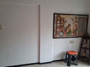 Room in 2 BHK Apartment at Mansi Maniratna Complex, Walvekar Nagar – for Rent