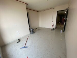 Room in 2 BHK Apartment at Sheth Zuri, Laxmi Nagar – for Rent