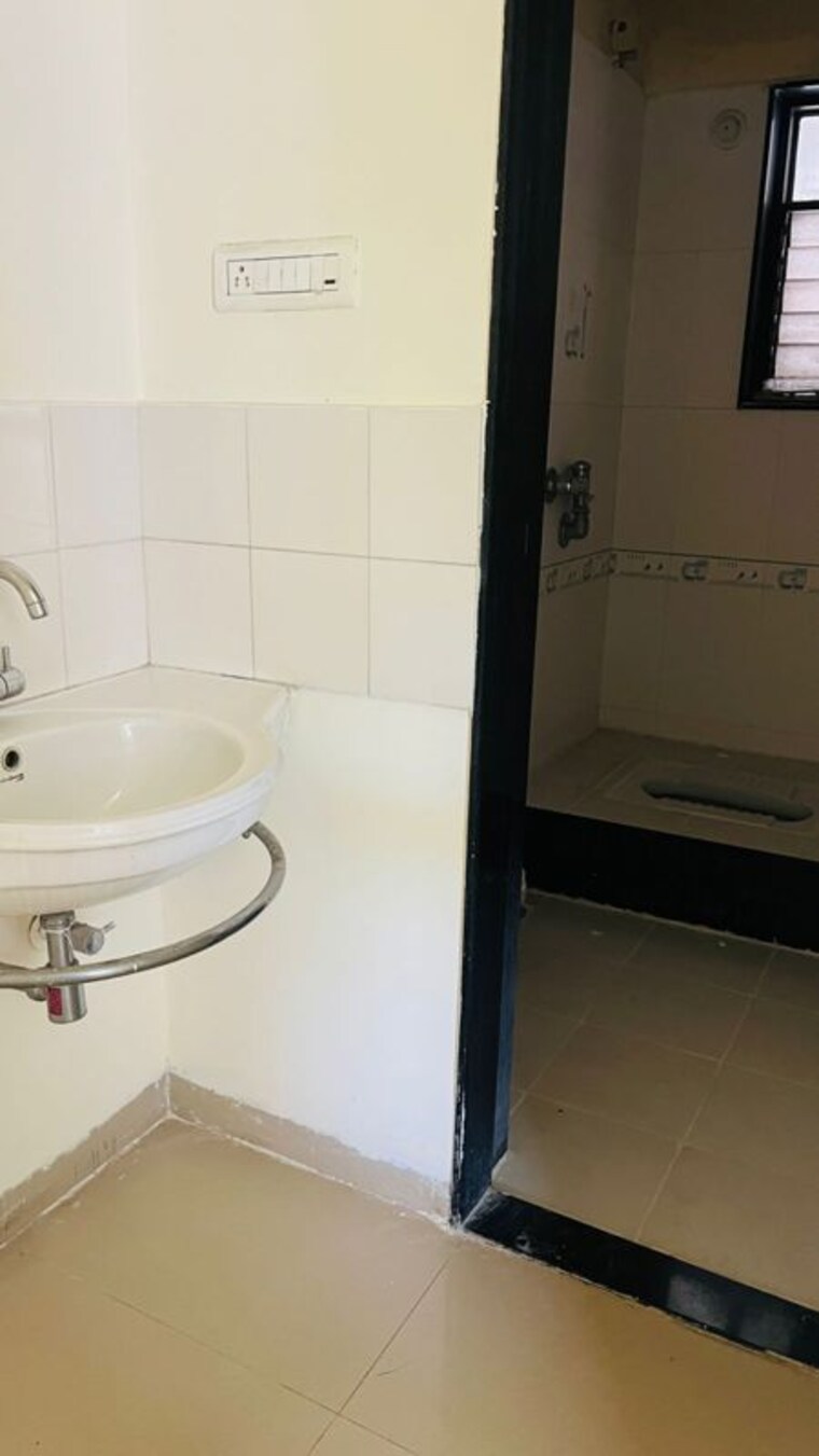 Bathroom, treasure-park 2 Bedroom 758 Sq.Ft. Apartment In Walvekar Nagar Pune 10364353