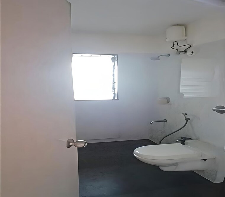 Bathroom, matoshree-pride 3 Bedroom 1300 Sq.Ft. Apartment In Parel Mumbai 10364393
