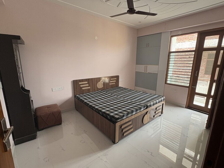 Bedroom, wazirabad 3 Bedroom 1800 Sq.Ft. Apartment In Wazirabad Gurgaon 10364375